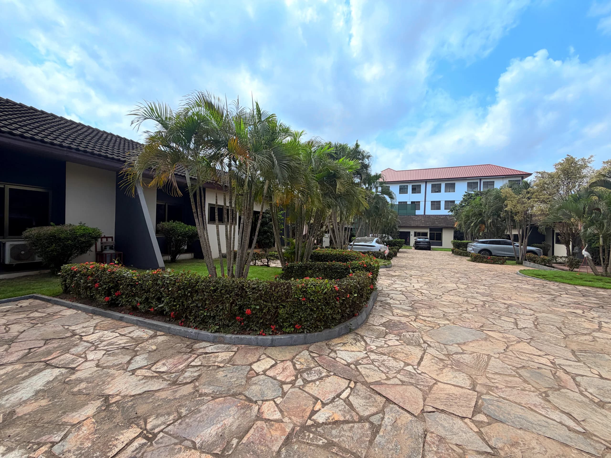 The courtyard in front of the apartments